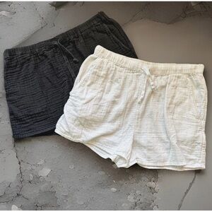 Lot of 2 WILFRED FREE Shorts Womens Medium Black White Sail Short Organic Cotton